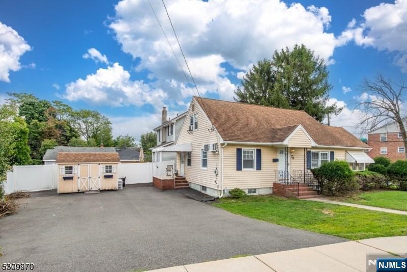 74 Pine Street - Photo 2