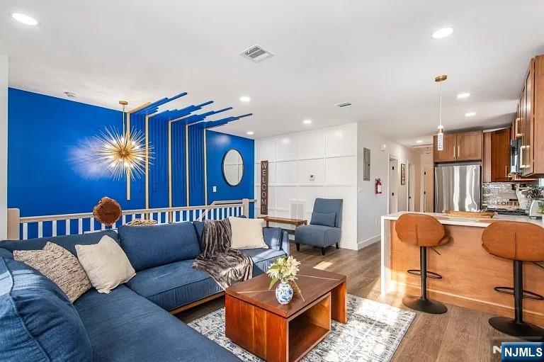 112 19th Avenue - Photo 2