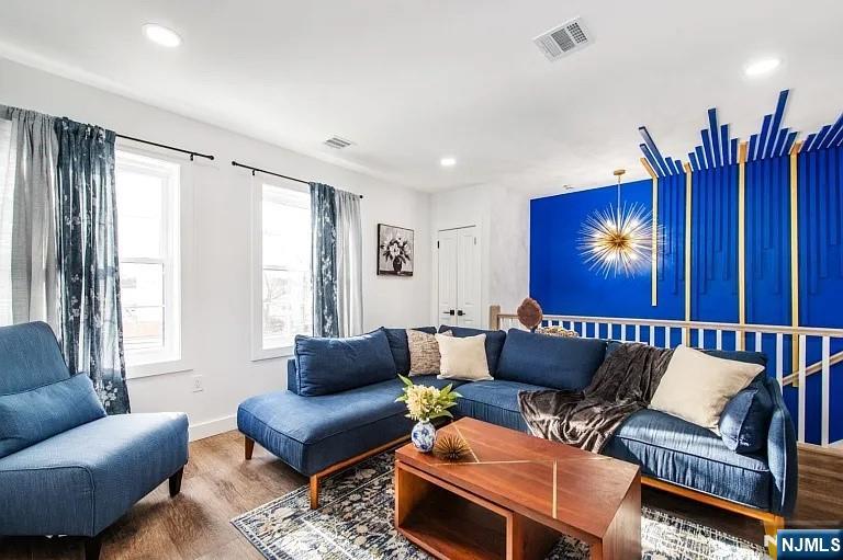 112 19th Avenue - Photo 3