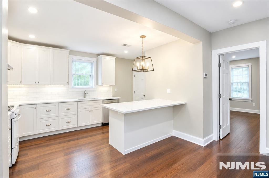 51 Sheridan Avenue 1 - Photo 2