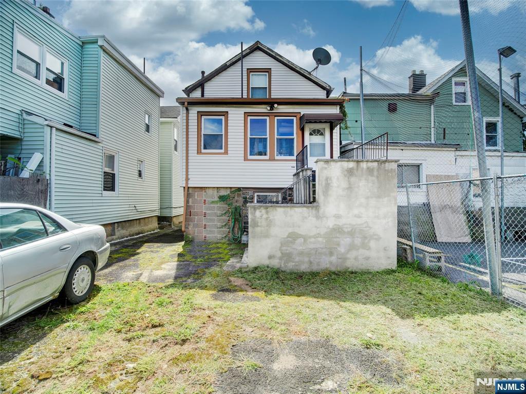 Photo 2 of Single family home for sale at 515 Monroe St, Orange, NJ 07050 | MLS# 26036702 | Listing updated on 2026-09-29