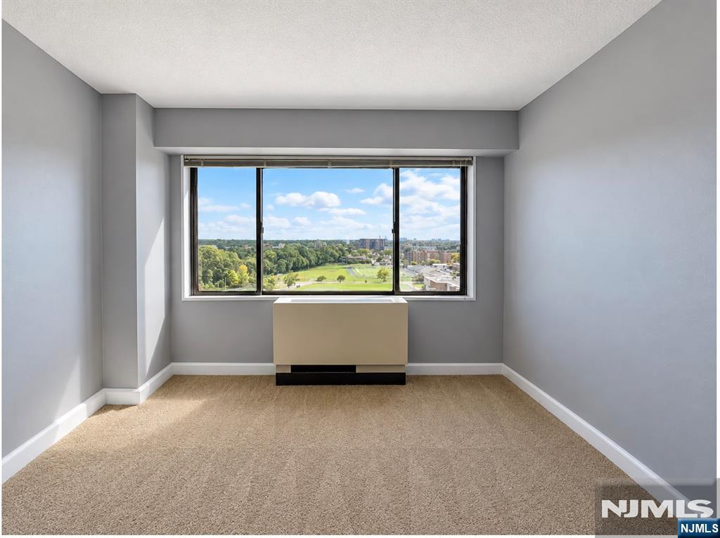 150 Overlook Avenue 8D - Photo 3