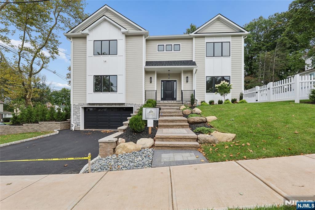 641 Palisade Avenue - Photo 1