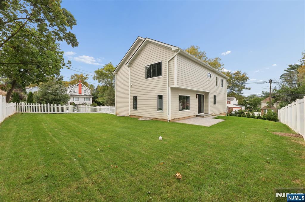 641 Palisade Avenue - Photo 3