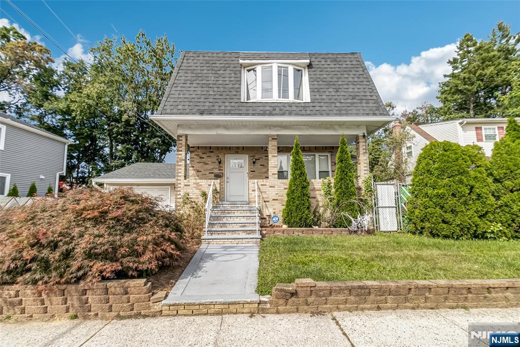 113 Willow Street - Photo 2