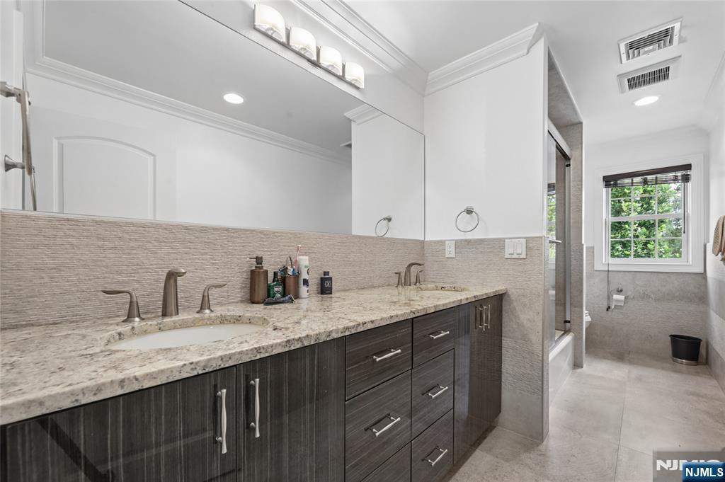 84 Woodmere Lane — photo 23
