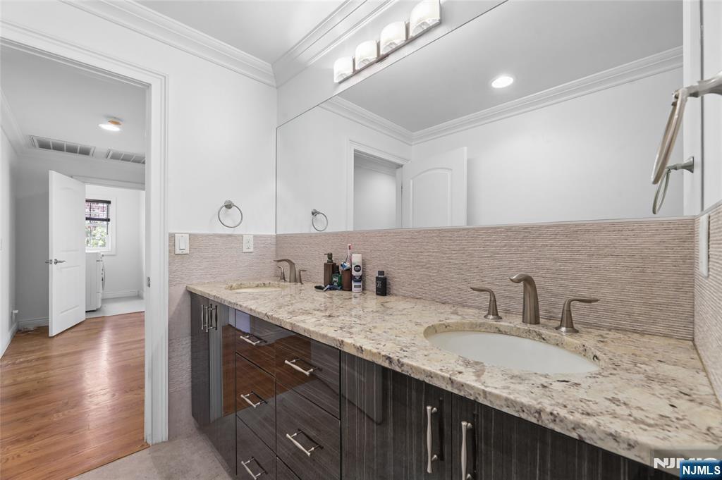 84 Woodmere Lane — photo 25