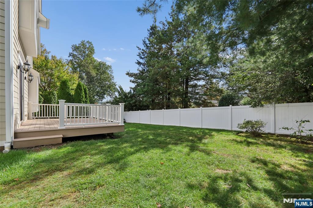 84 Woodmere Lane — photo 32