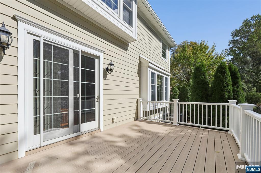 84 Woodmere Lane — photo 35