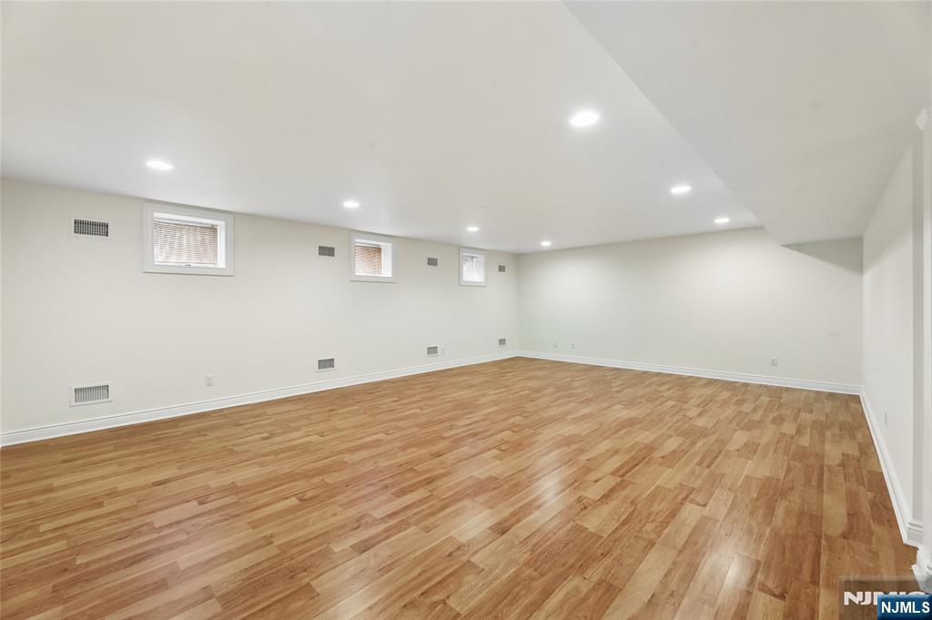 84 Woodmere Lane — photo 39