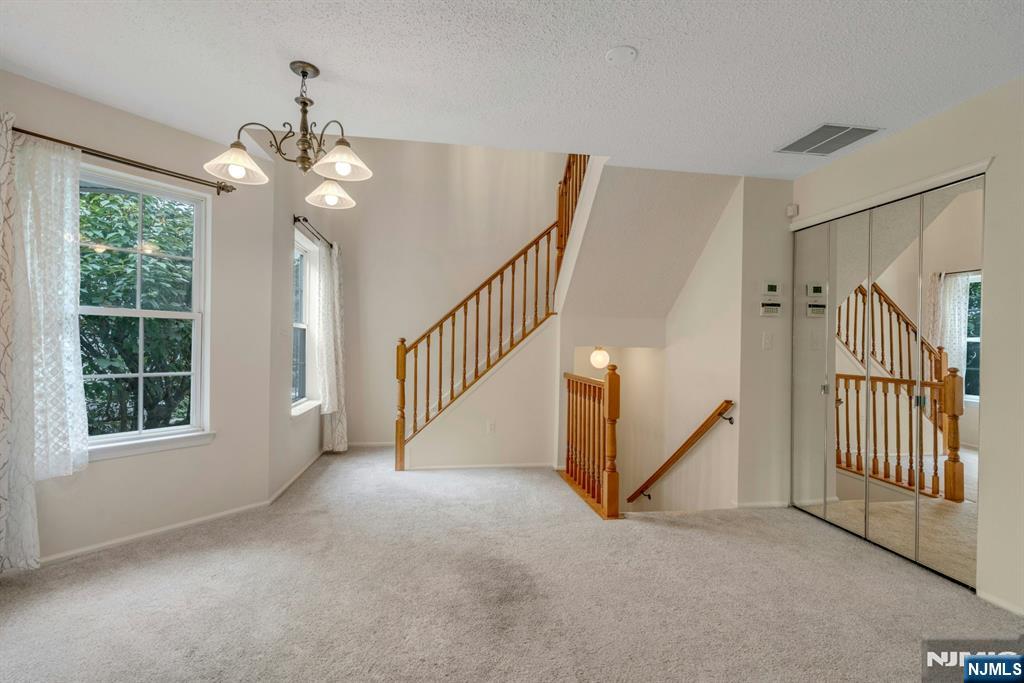 1121 Hyde Park Court - Photo 4