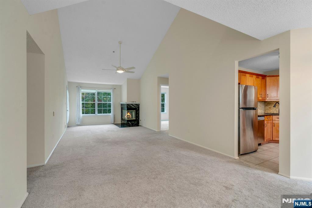 1121 Hyde Park Court - Photo 5