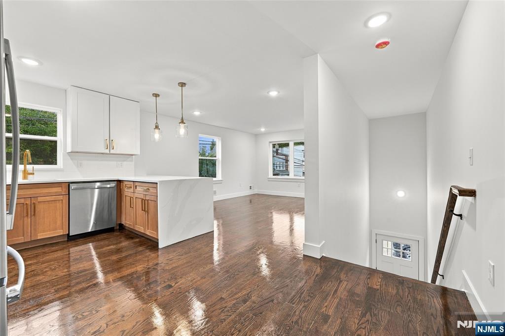 543 13th Avenue 2 - Photo 3