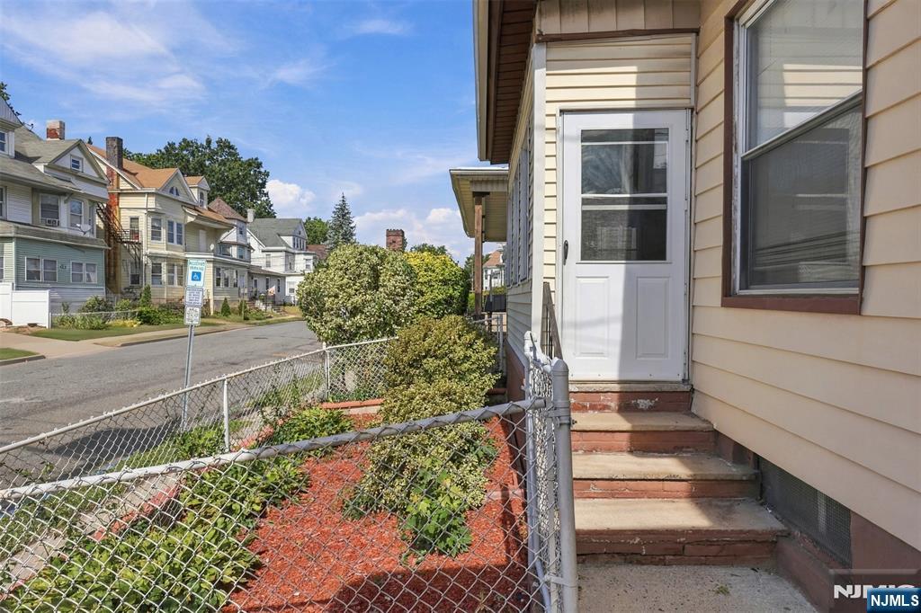 671 E 29th Street - Photo 2