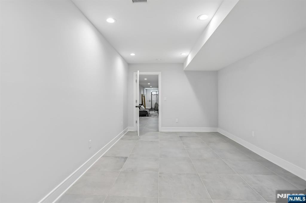 8 Broad Street — photo 48