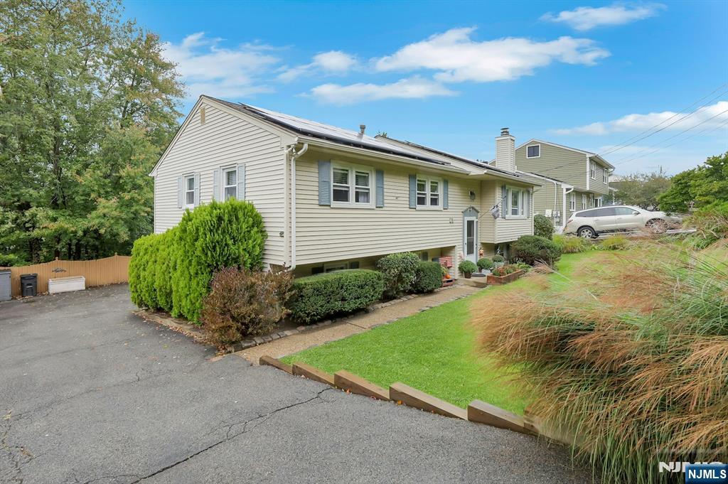 21 Aldrin Drive - Photo 3