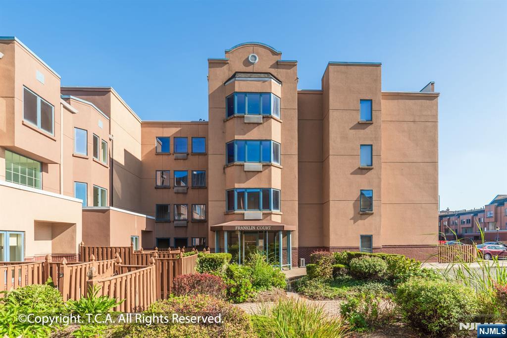 403 FRANKLIN Court 403 - Photo 1