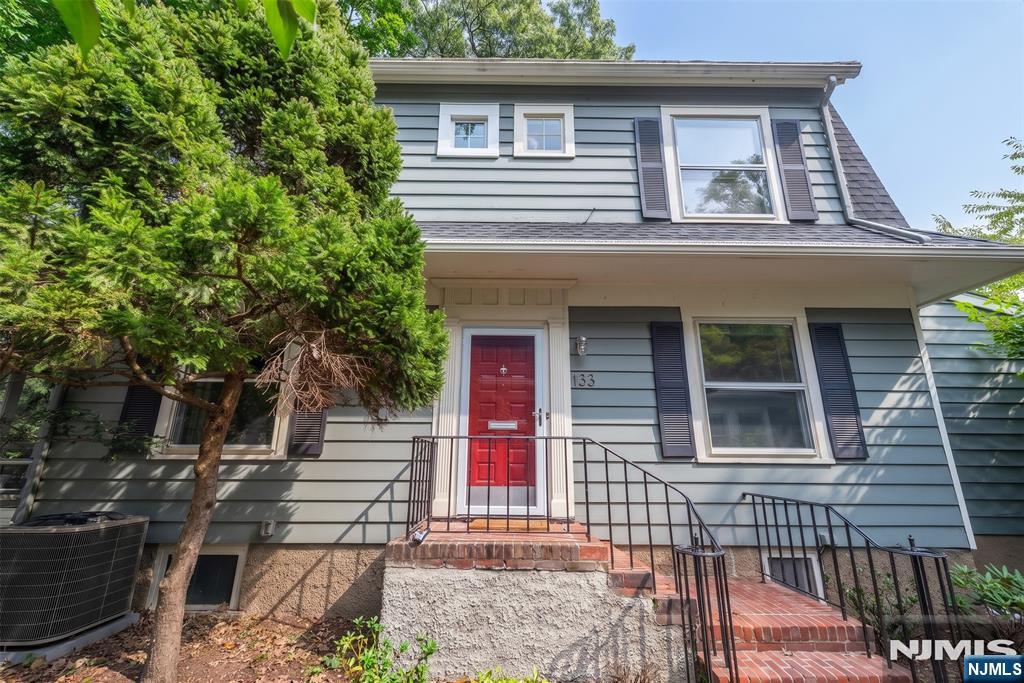 Photo 3 of Single family home for sale at 133 Buckingham Rd, Montclair, NJ 07043 | MLS# 26036811 | Listing updated on 2026-10-07