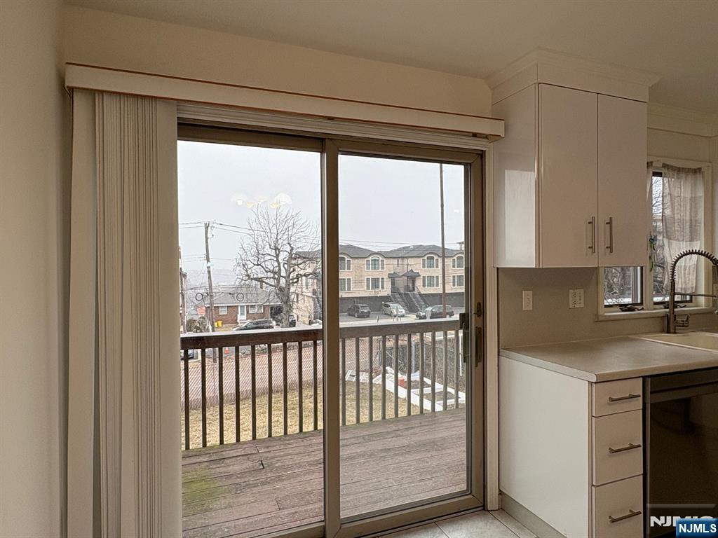 215A 13TH Street - Photo 4
