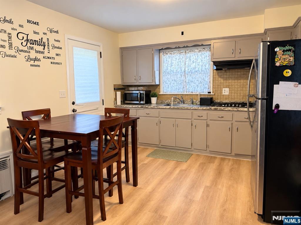 85 Martha Avenue 2 - Photo 3