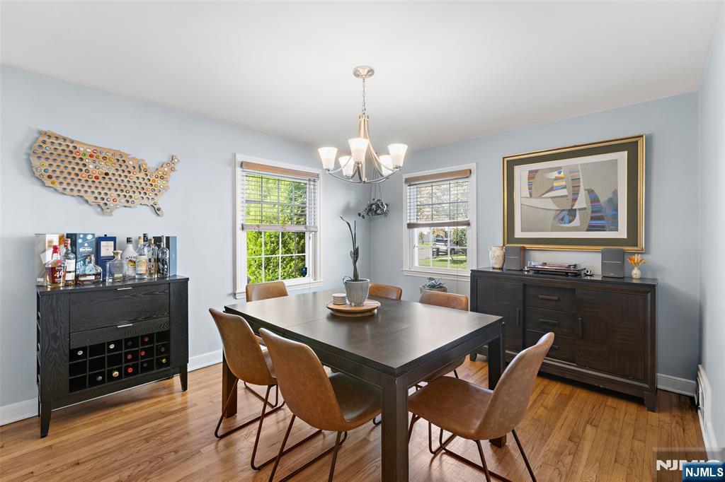 241 Hawthorne Street - Photo 5