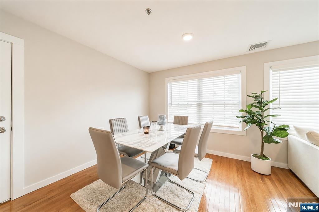 17 Park Street 2 - Photo 3