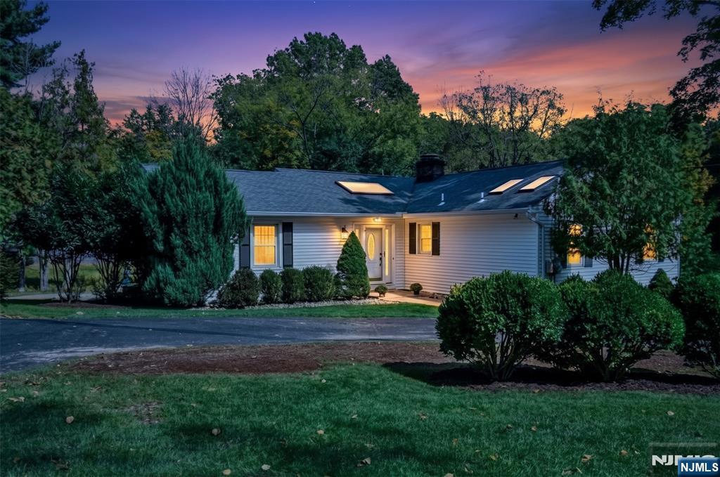 486 W Saddle River Road - Photo 2