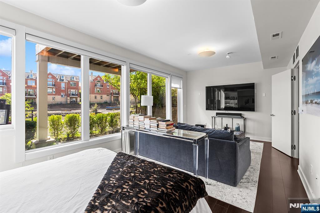 Photo 3 of Townhouse for sale at 18 Vela Way, Edgewater, NJ 07020 | MLS# 26036846 | Listing updated on 2026-10-02