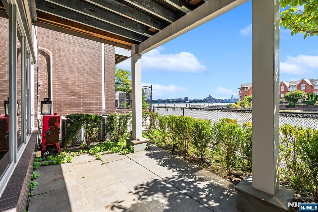 Photo 4 of Townhouse for sale at 18 Vela Way, Edgewater, NJ 07020 | MLS# 26036846 | Listing updated on 2026-10-02