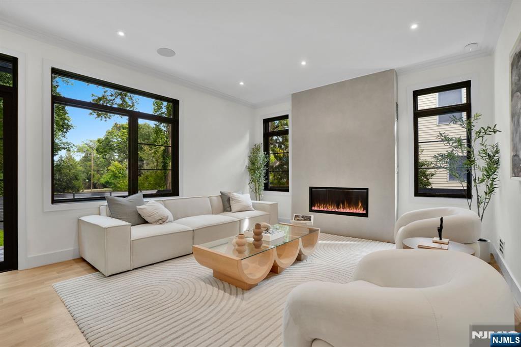 24 Lyle Avenue — photo 12