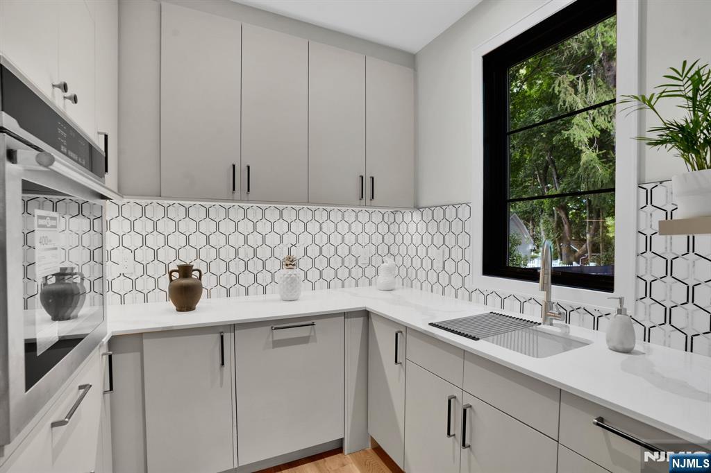 24 Lyle Avenue — photo 15