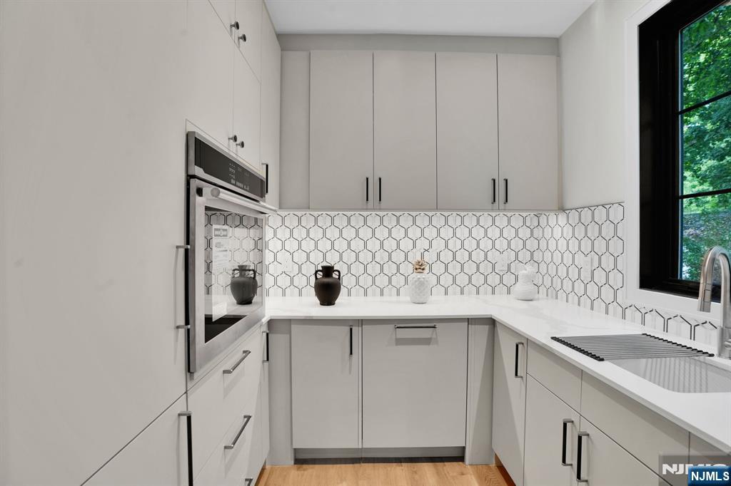 24 Lyle Avenue — photo 16