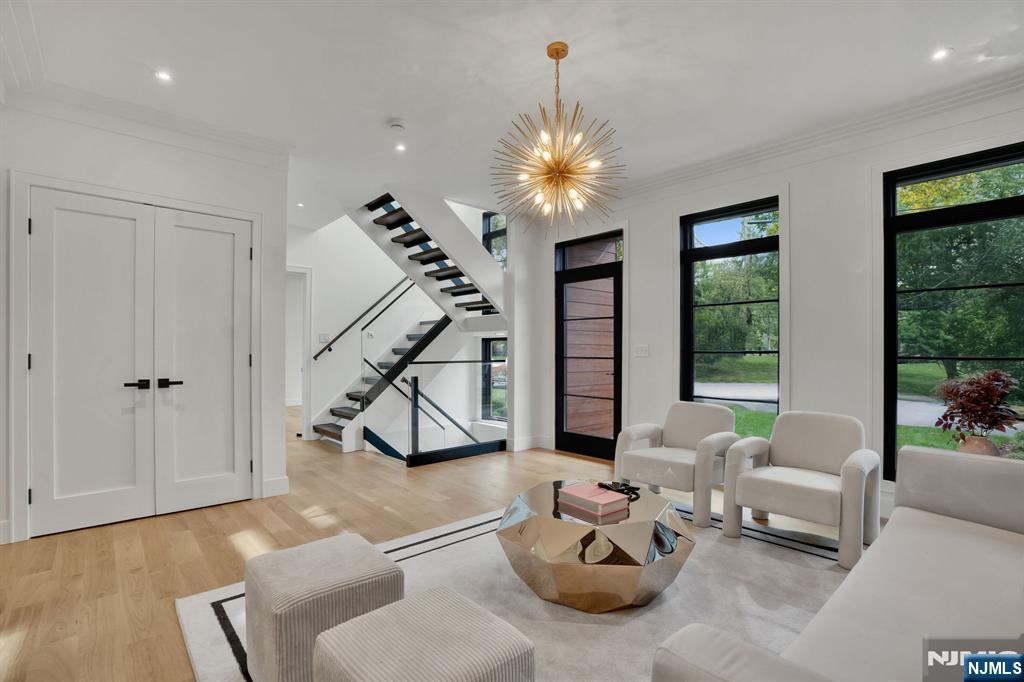 24 Lyle Avenue — photo 4