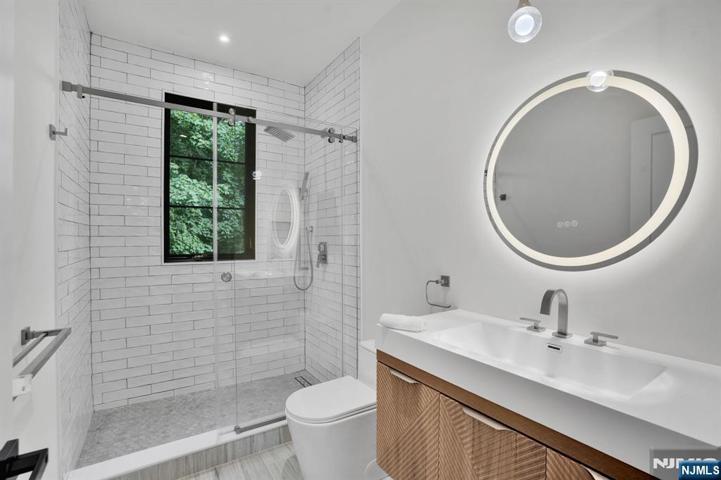 24 Lyle Avenue — photo 33