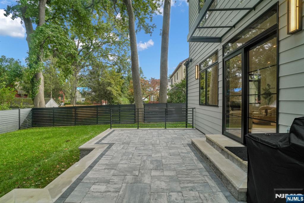 24 Lyle Avenue — photo 36