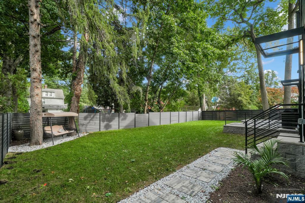 24 Lyle Avenue — photo 37