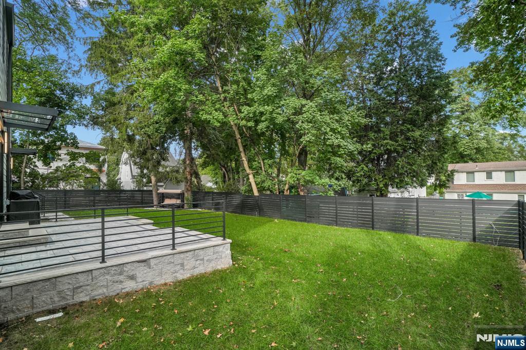 24 Lyle Avenue — photo 40