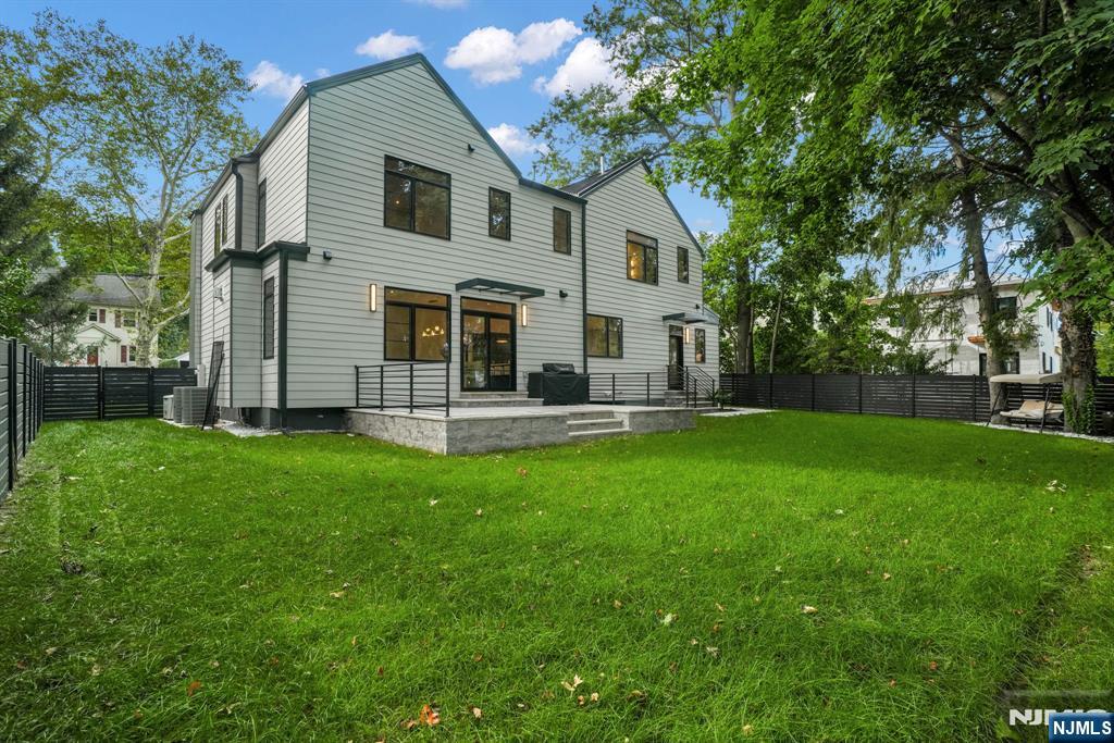24 Lyle Avenue — photo 41