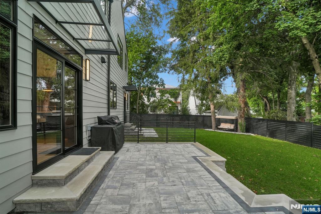 24 Lyle Avenue — photo 42