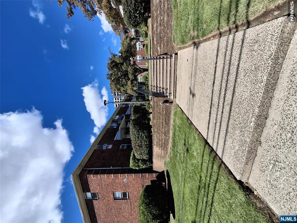 1275 Inwood Terrace - Photo 1