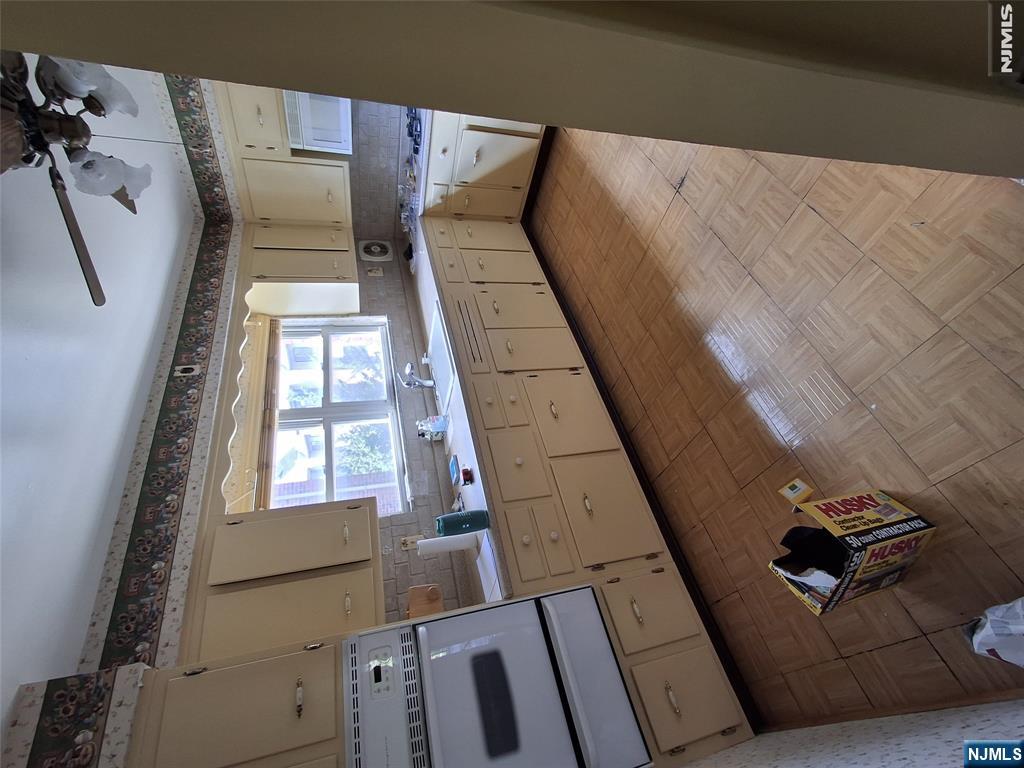 1275 Inwood Terrace - Photo 2