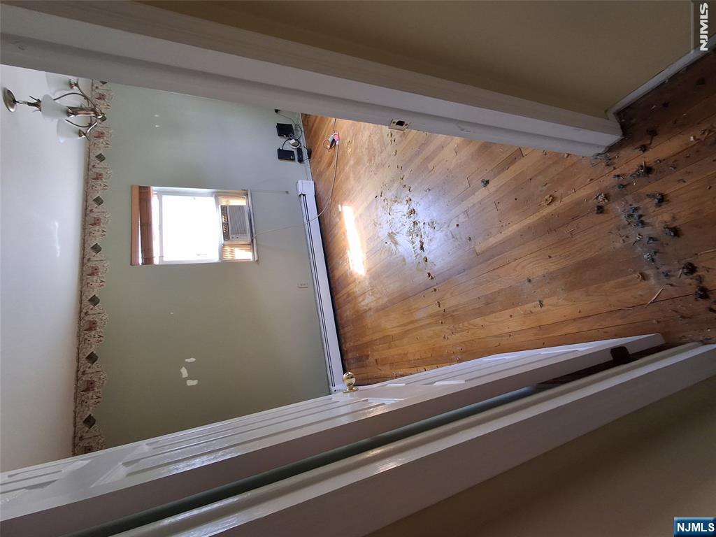 1275 Inwood Terrace - Photo 4