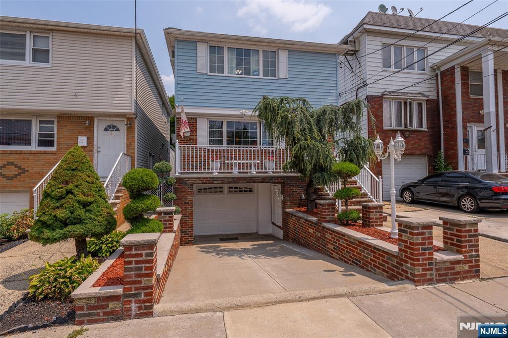 378 Cator Avenue - Photo 2