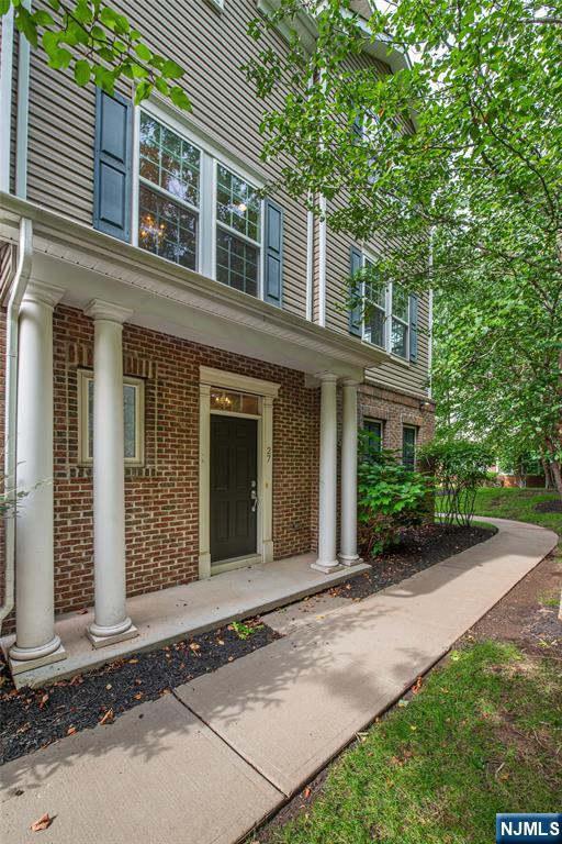 27 Truman Drive - Photo 2