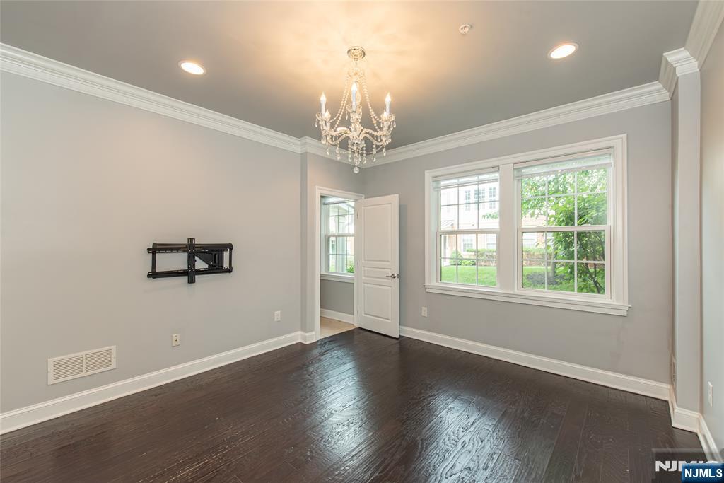 27 Truman Drive - Photo 3