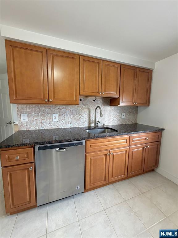 39 Lawrence Avenue - Photo 4