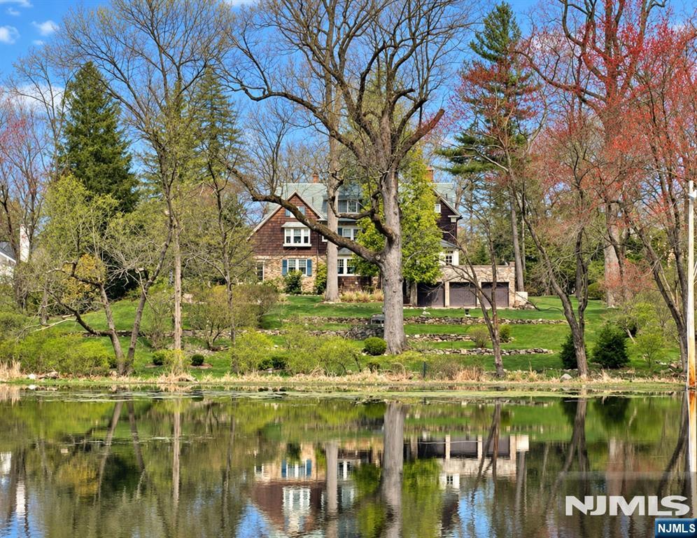 Photo 2 of Single family home for sale at 105 Rensselaer Rd, Essex Fells, NJ 07021 | MLS# 26036920 | Listing updated on 2026-10-08