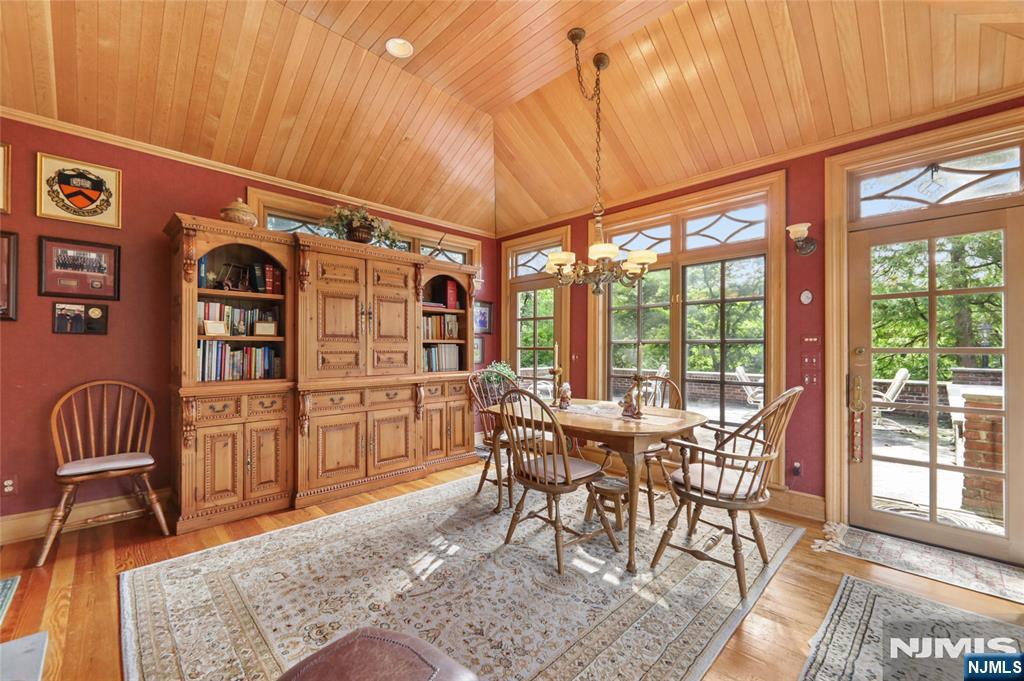 105 Rensselaer Road — photo 11