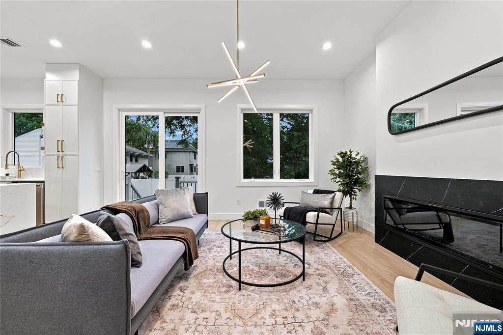 161 Palisade Avenue - Photo 2