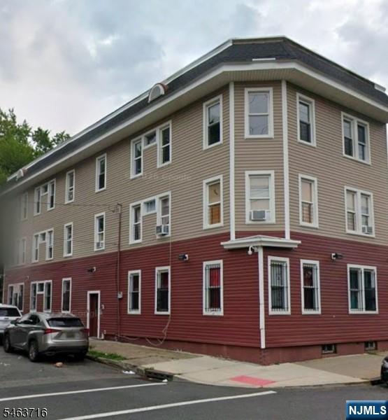 544 Grove Street 5 - Photo 1